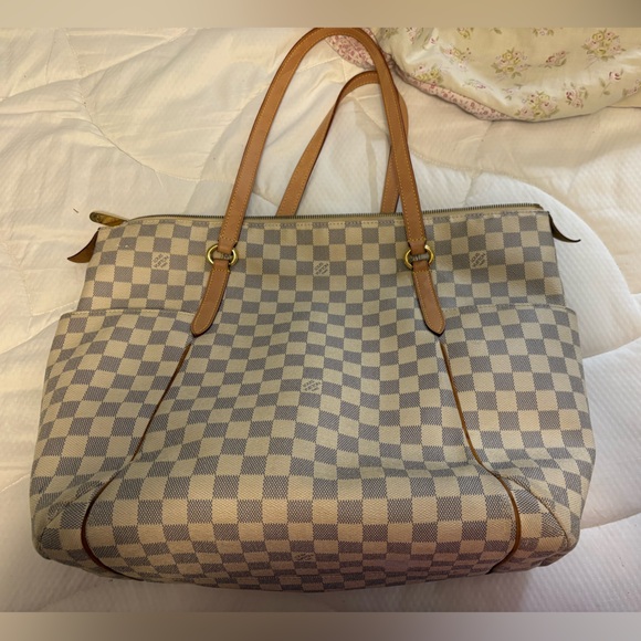 Louis Vuitton Handbags - Louis Vuitton Checkered Tan and Brown Tote